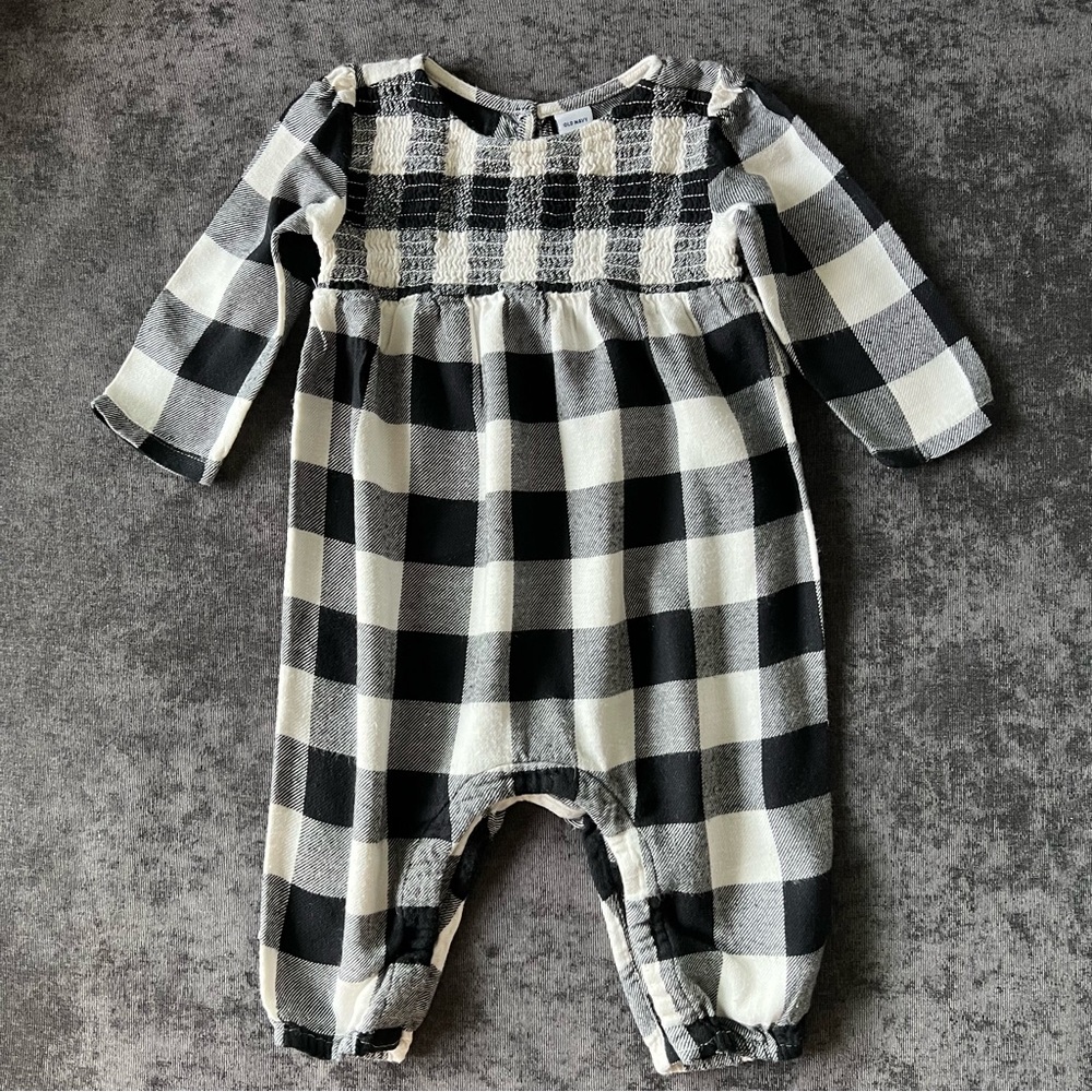 Old Navy Black and White Checkered Romper Size 6-12 Months